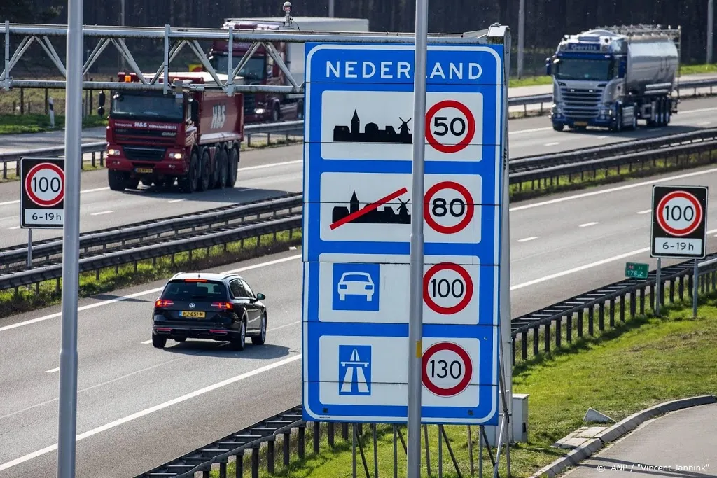 berlijn overweegt grens dicht voor onnodig verkeer uit nederland1586146570