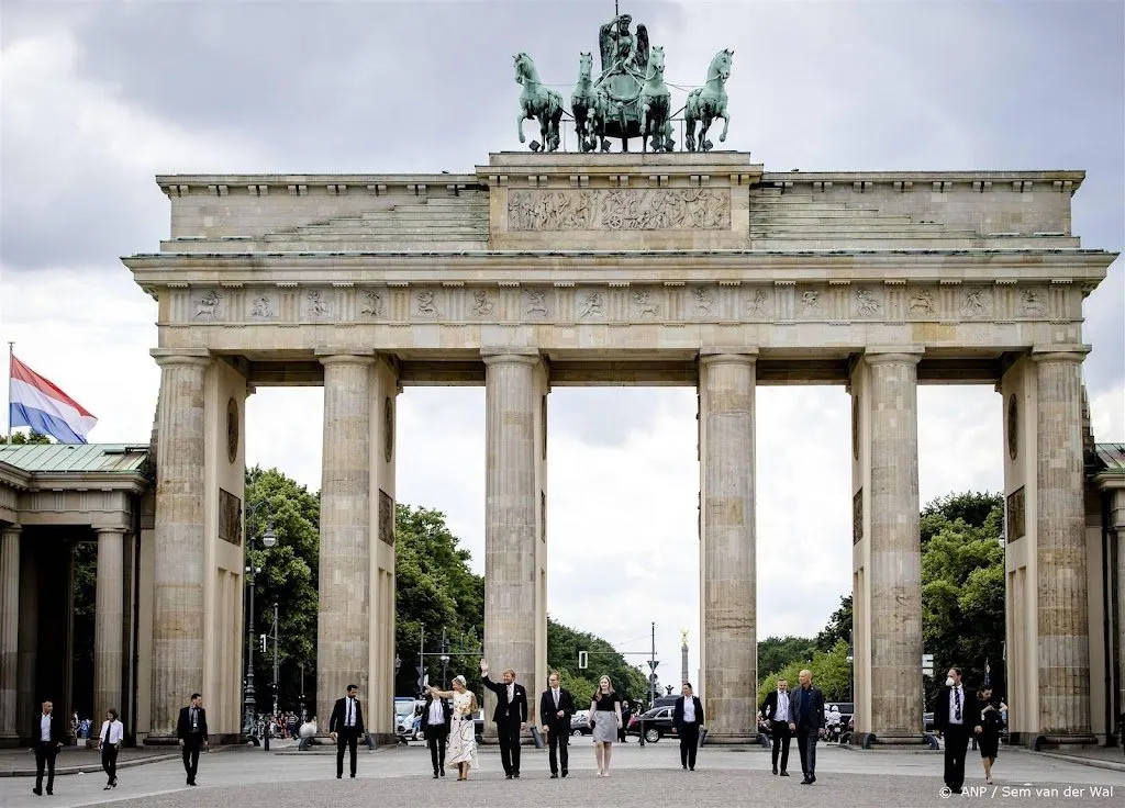 bestuurder komt om na crash tegen berlijnse brandenburger tor1673848784