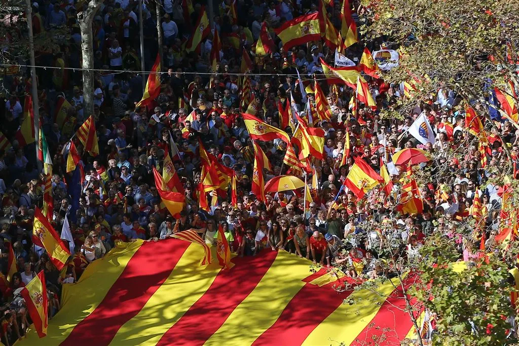betoging voor spaanse eenheid in barcelona1509281526