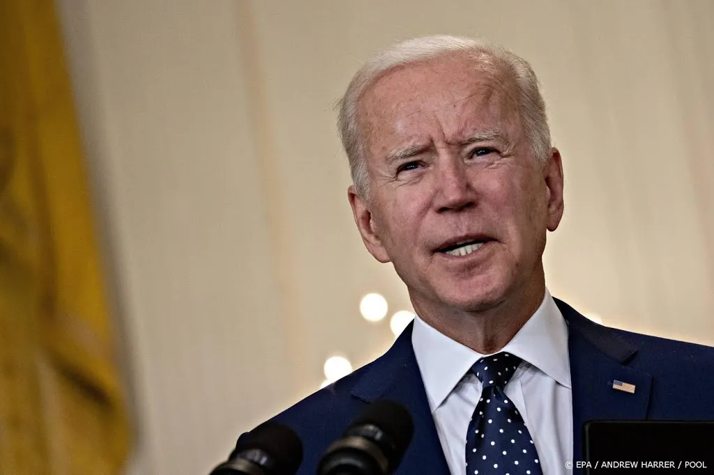 biden en obama roepen amerikanen op zich te laten vaccineren1618799302