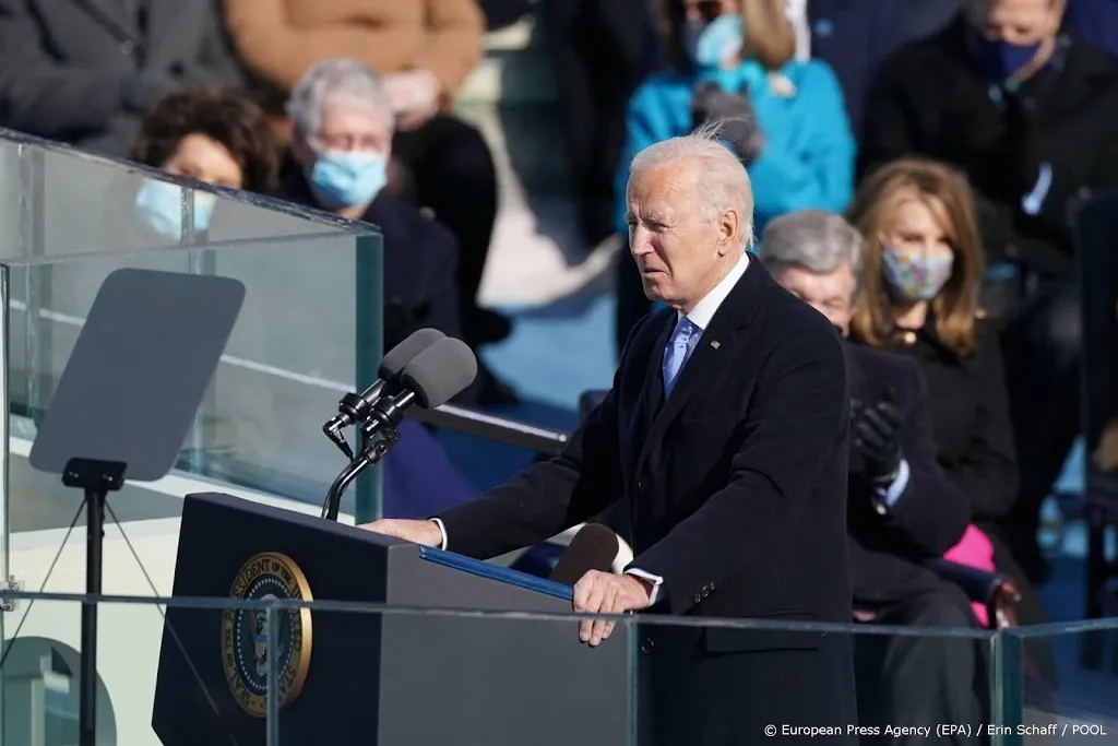 biden komt op eerste dag na aantreden met reeks coronadecreten1611229207