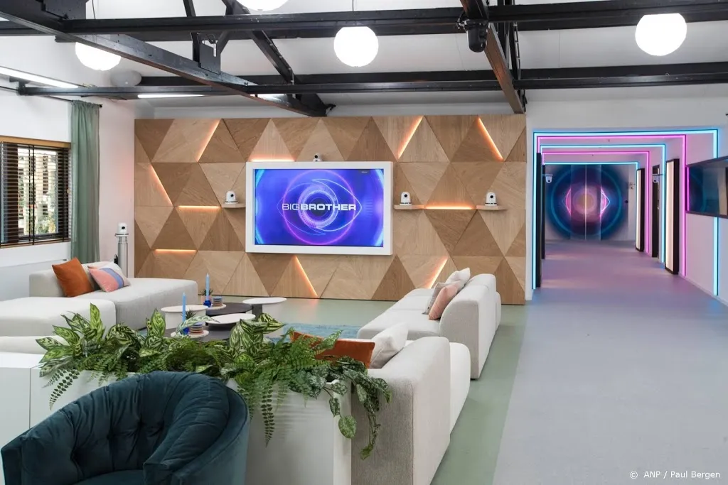 big brother is terug hopelijk komt mn blote kont niet op tv1609489700