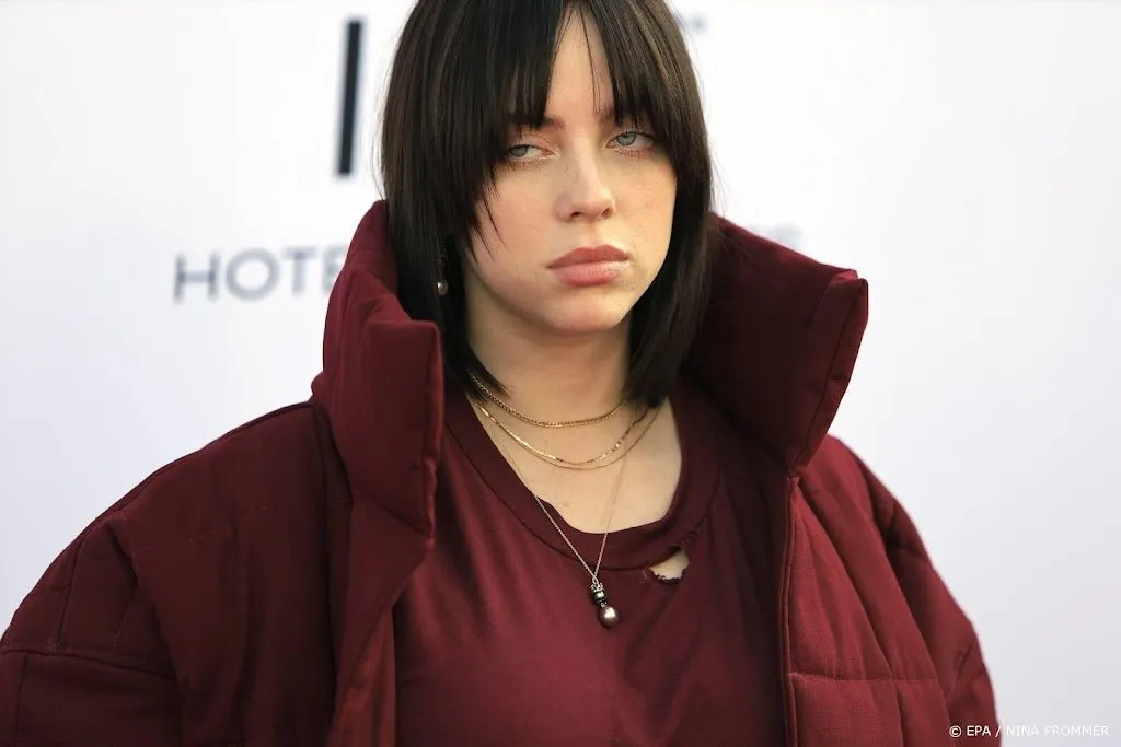 billie eilish heeft al maanden last van coronaklachten1639431460