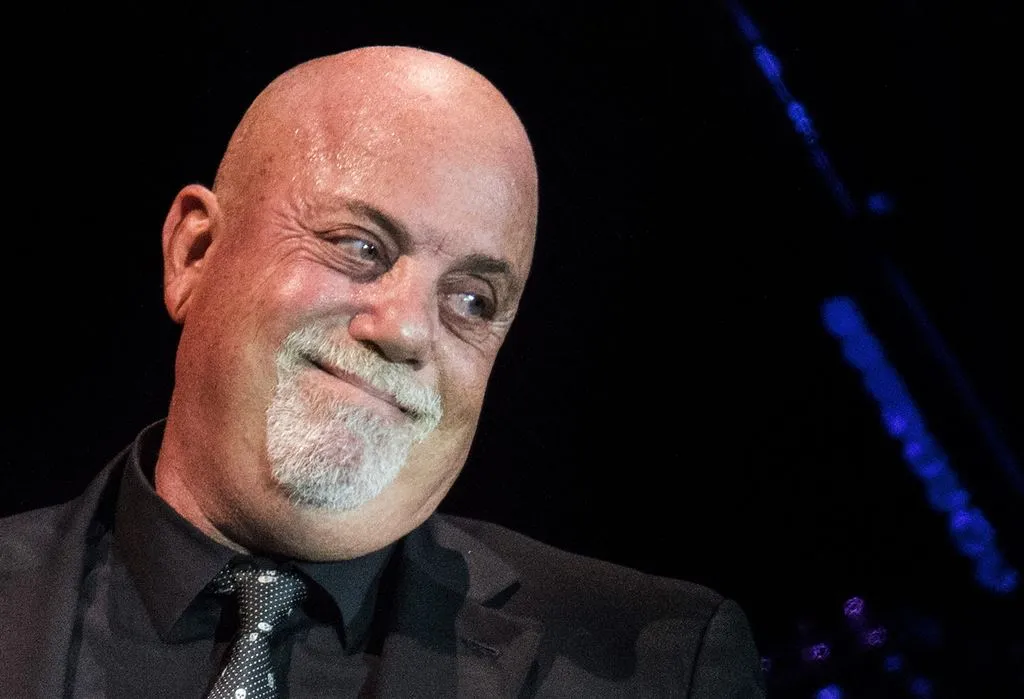 billy joel draagt jodenster tijdens optreden1503546488