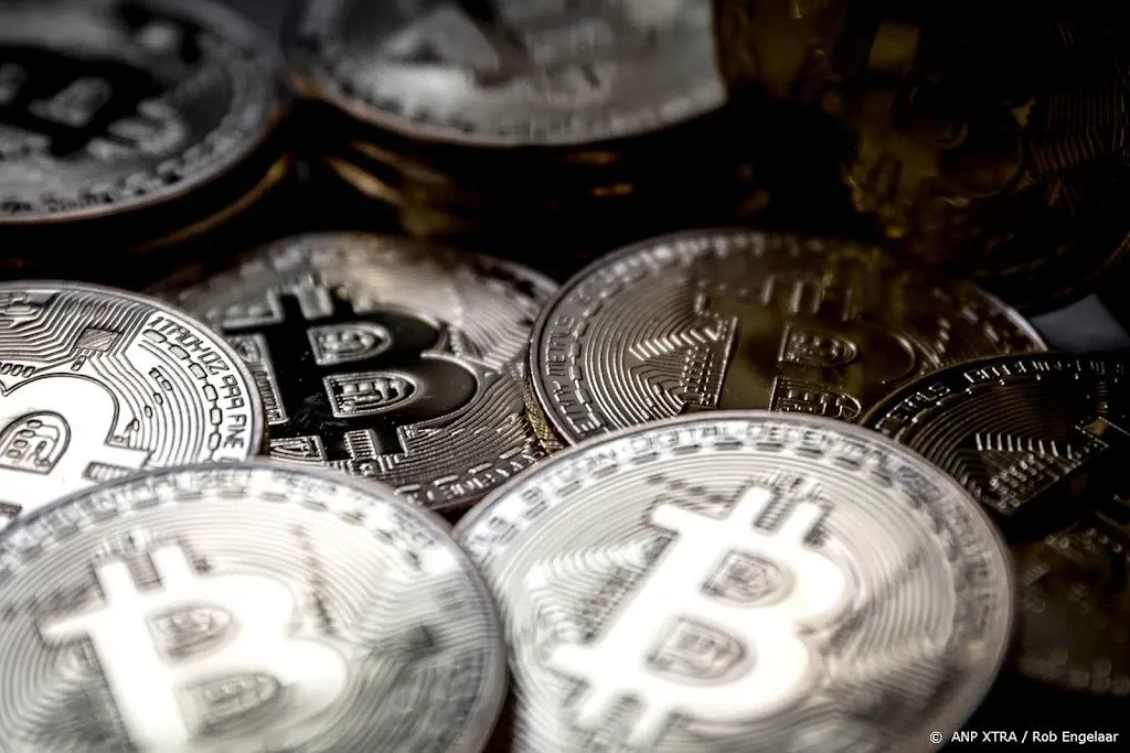 bitcoin nadert recordhoogte na beursintroductie investeringsfonds1634721641