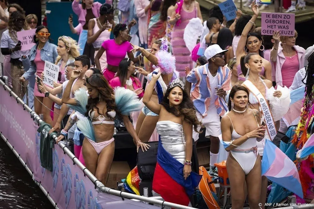 bners goed vertegenwoordigd tijdens canal parade amsterdam1691243378