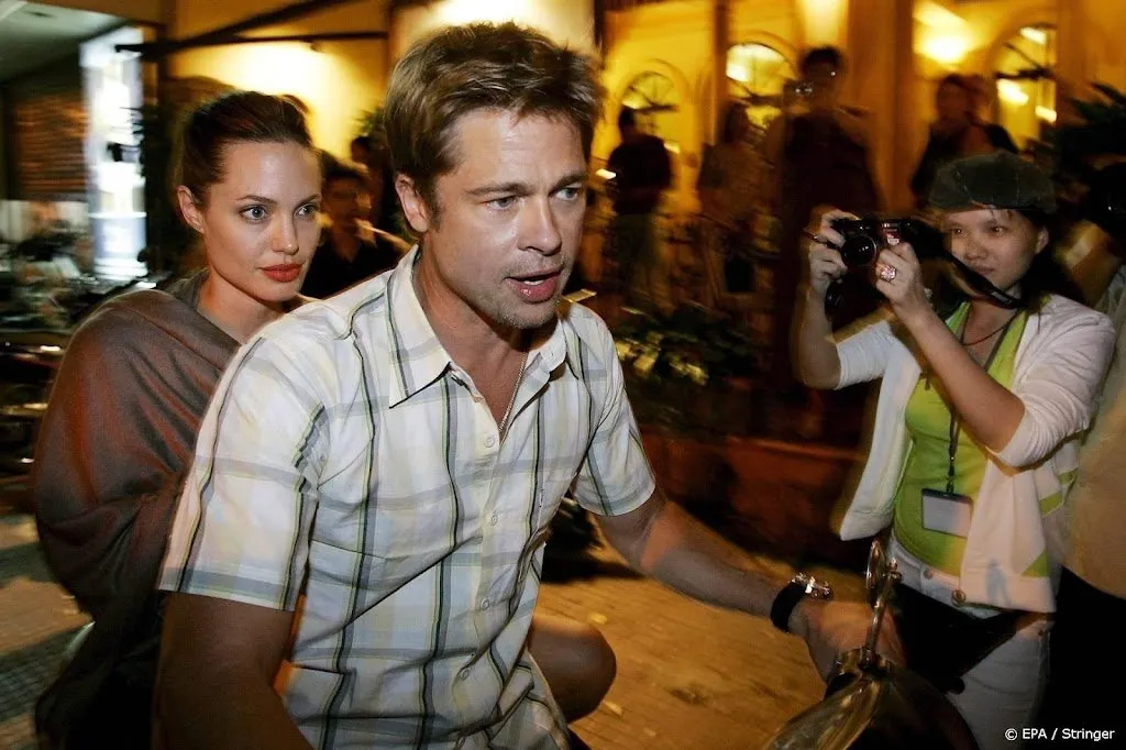 brad pitt en angelina jolie zetten paparazzifotos in scene1627087214