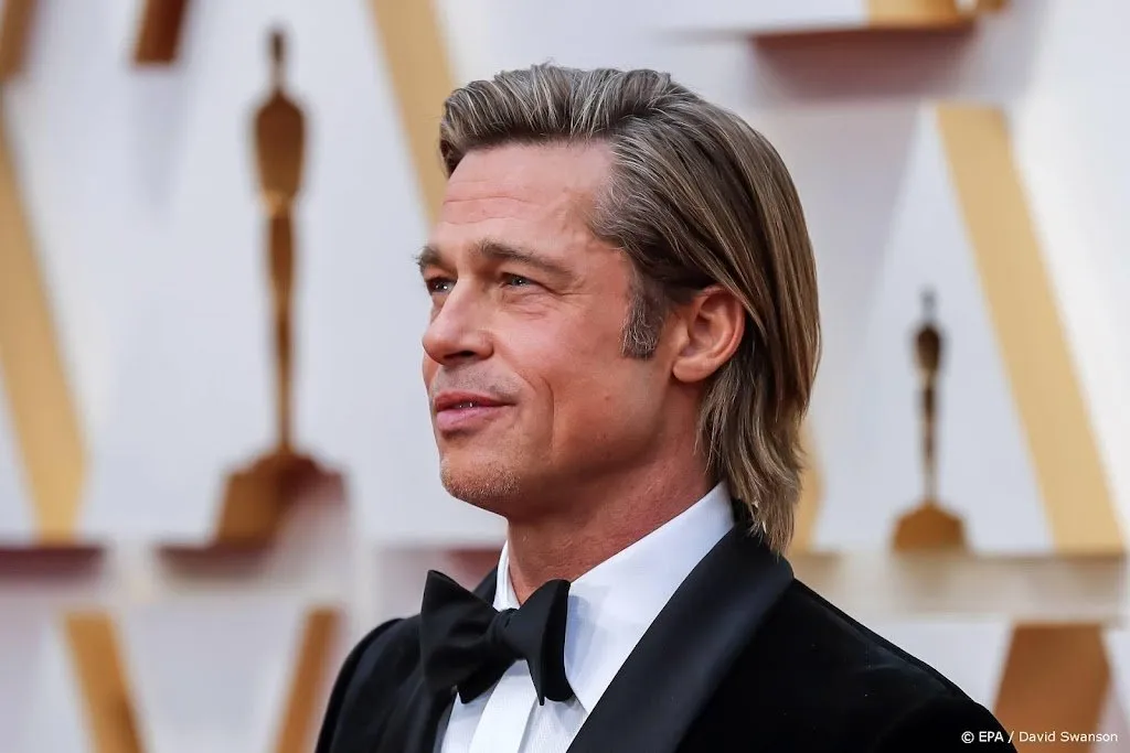 brad pitt omarmt laatste levensfase zonder drank en sigaretten1655947220