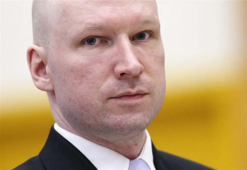 breivik onmenselijk behandeld in gevangenis1461160340