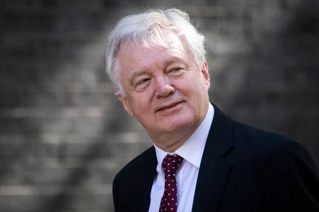 brexit minister david davis legt functie neer1531091544