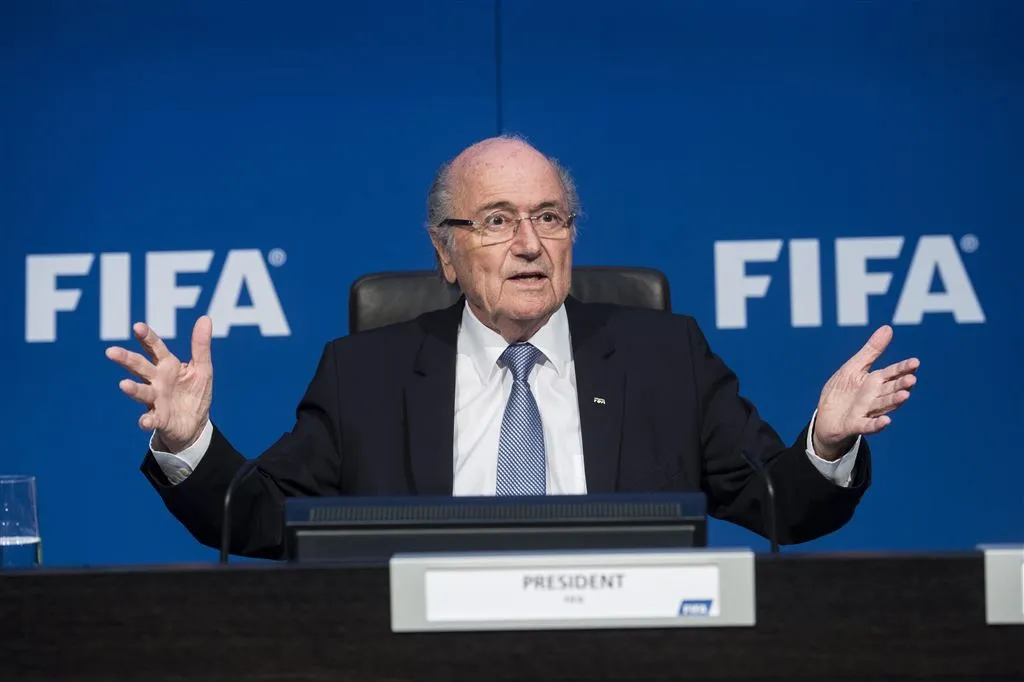 broer blatter onder druk gezet door platini1439598294