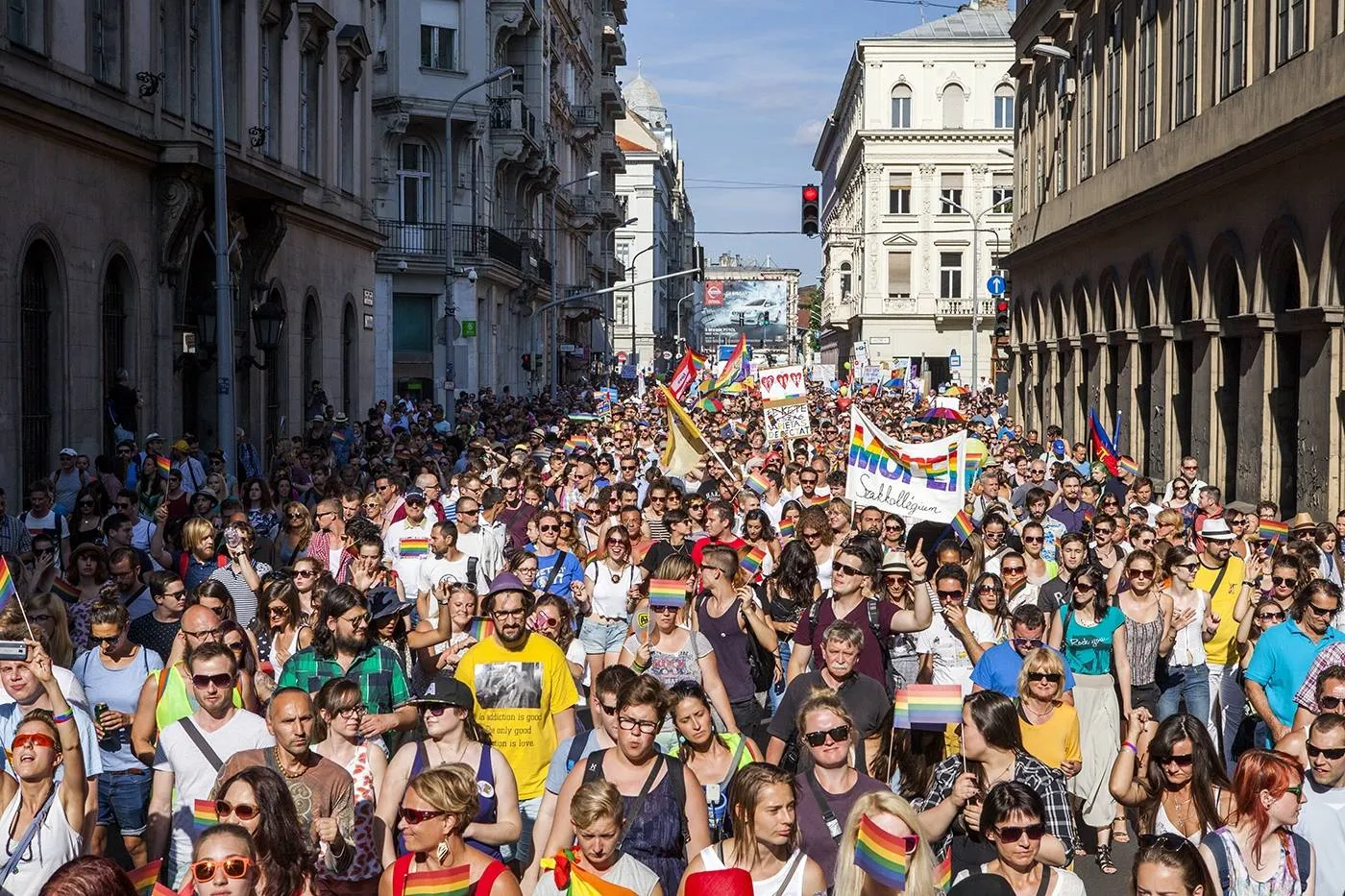 budapest gay pride 1518629113