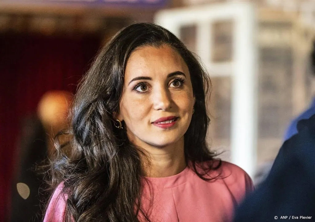 burgemeester halsema bezoekt karsu en familie1676275236