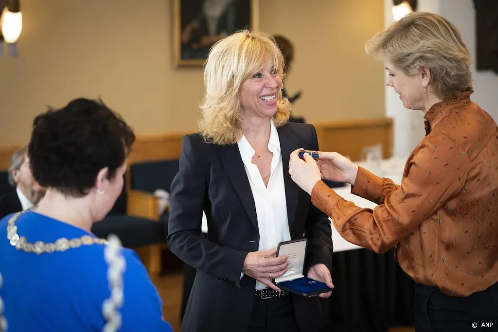 claudia de breij kan koninklijk lintje nog niet goed bevatten1619435780