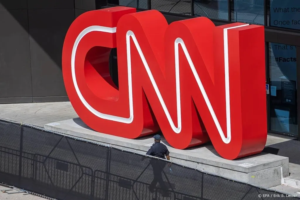 cnn ontslaat drie medewerkers die ongevaccineerd naar werk kwamen1628223134