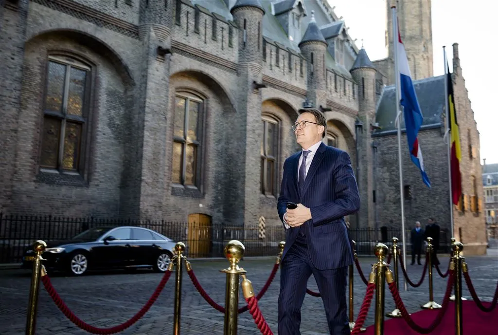 constantijn bezorgd over decreet trump1485728446