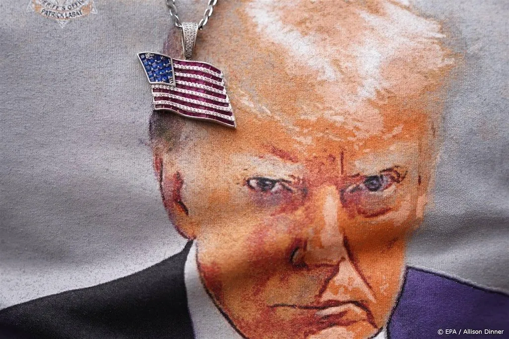 consulent aangeklaagd die belastingaangiftes trump lekte1696052738
