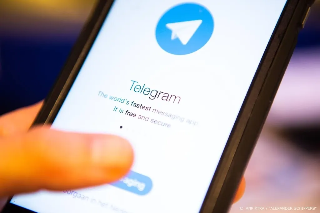 criminele telegramgroepen jagen op namen en adressen agenten1577376254