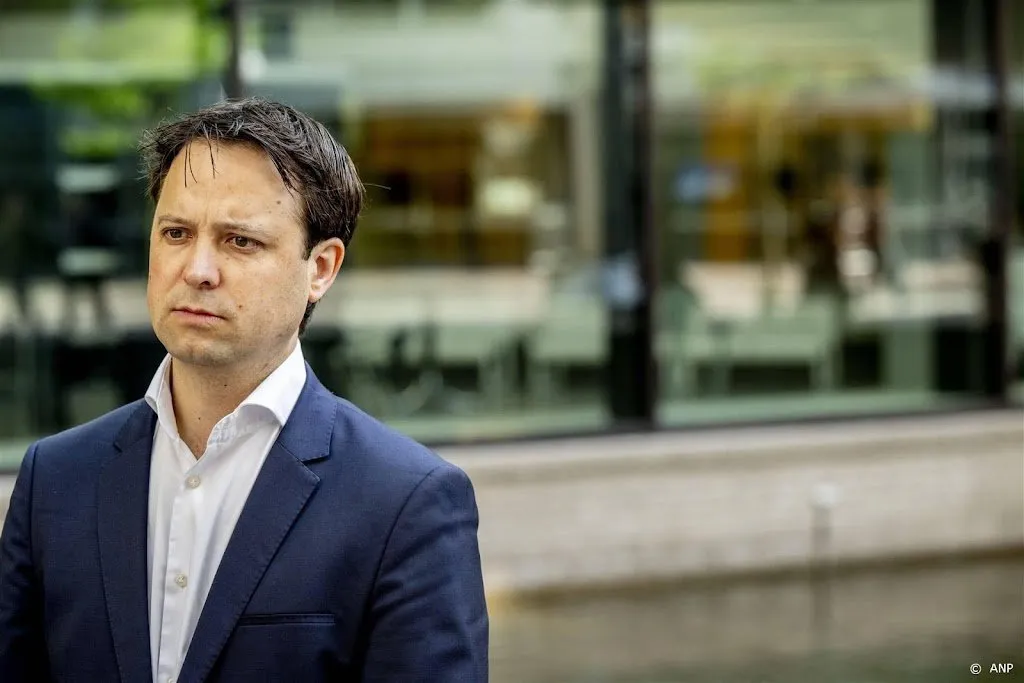 d66 pleit voor schorsing totdat kamerleden nevenfuncties melden1687152264