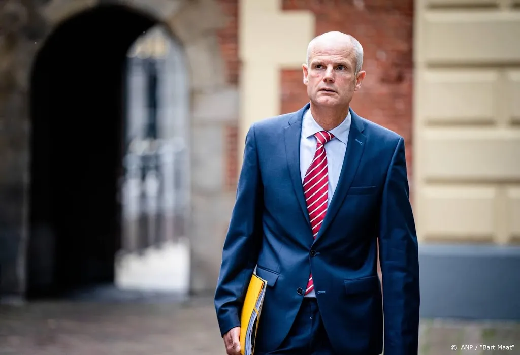 deel coalitie wil actie van minister blok tegen wit rusland1597060806