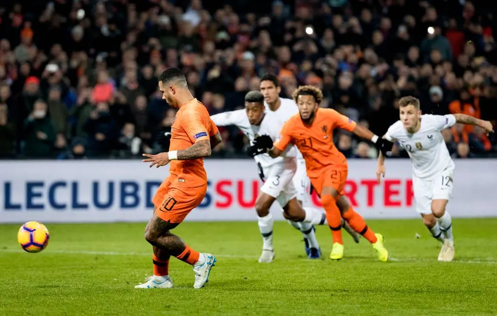 depay denkt aan panenka en vernedert fransen1542435384