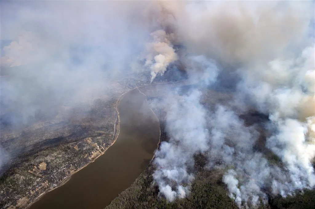 dieven verlaten als laatste brandende stad1462610419