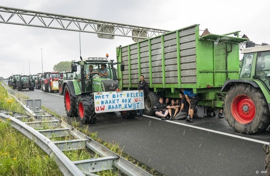 dinsdag mogelijk opnieuw boerenacties tegen stikstofplan kabinet1656382589