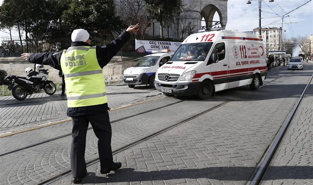 doden en gewonden bij aanslag in istanbul1458380940