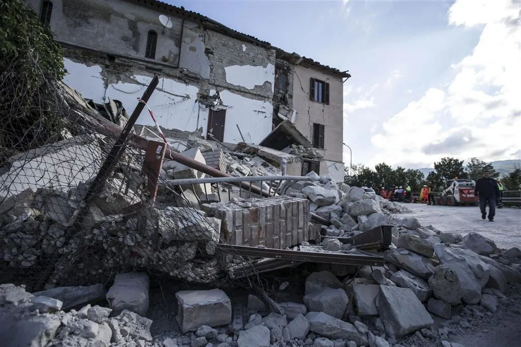 dodental aardbeving italie stijgt tot 631472043133