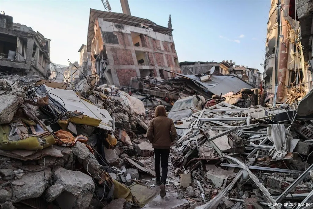 dodental aardbevingen turkije en syrie stijgt tot ruim 33 0001676214394