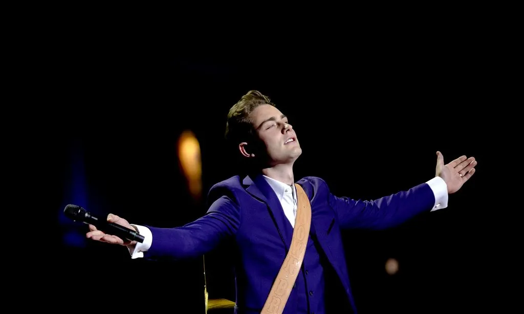 douwe bob eindigt als elfde op songfestival1463266724