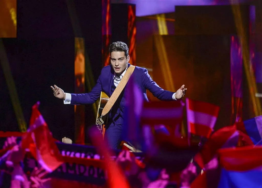 douwe bob naar finale eurovisiesongfestival1462916217