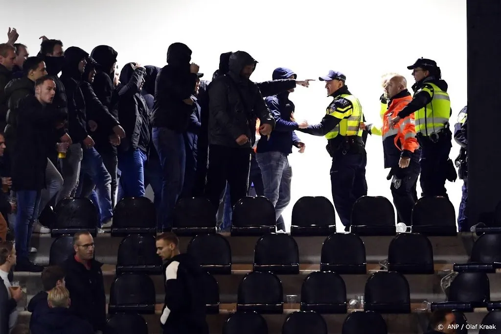 drie mannen aangehouden na ongeregeldheden bij heracles ajax1635671817