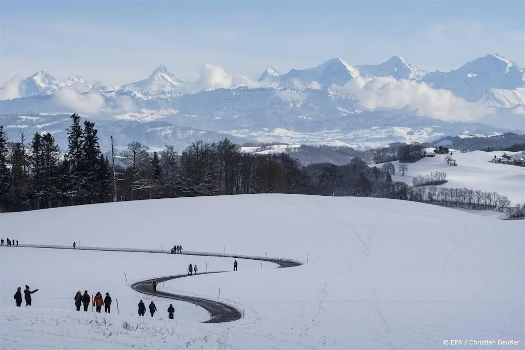 drie nederlanders omgekomen door lawine in zwitserse alpen1684771746