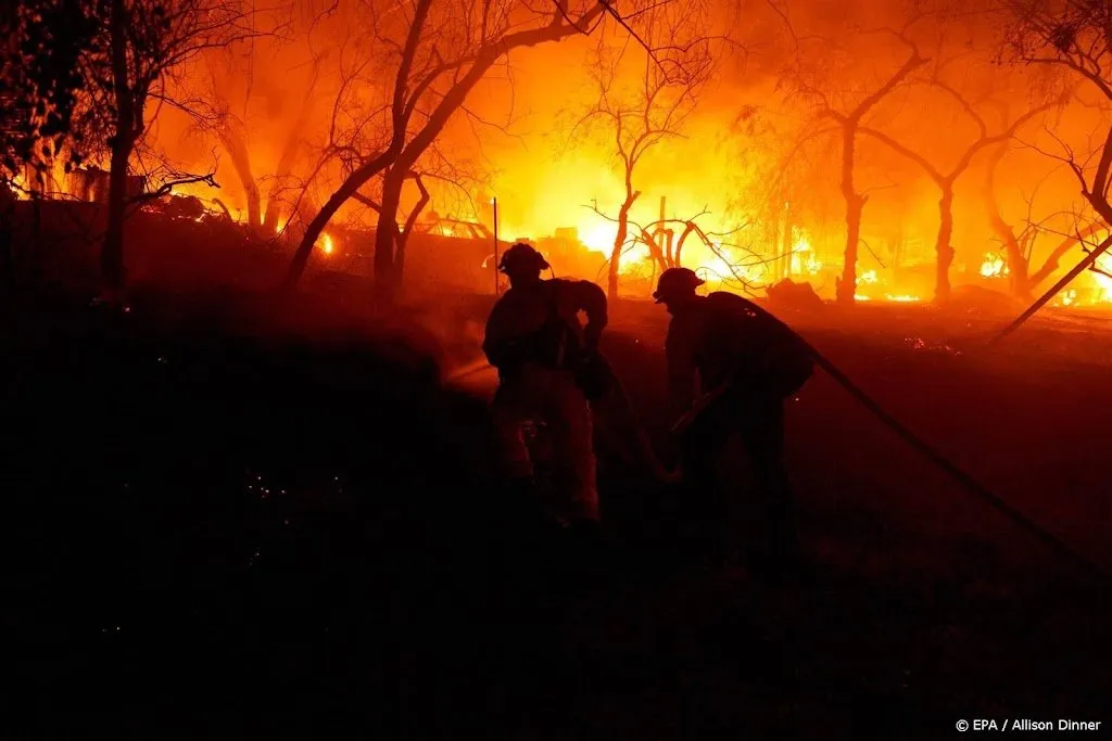 duizenden canadezen in quebec geevacueerd vanwege bosbranden1685755743