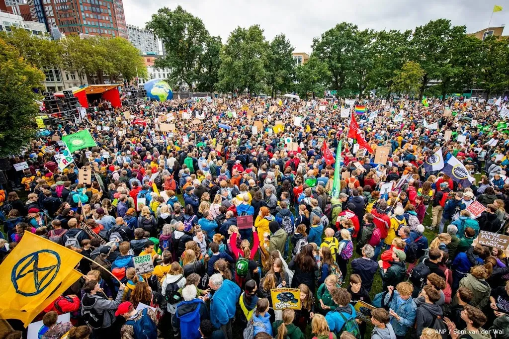 duizenden klimaatstakers bij mars den haag1569585847