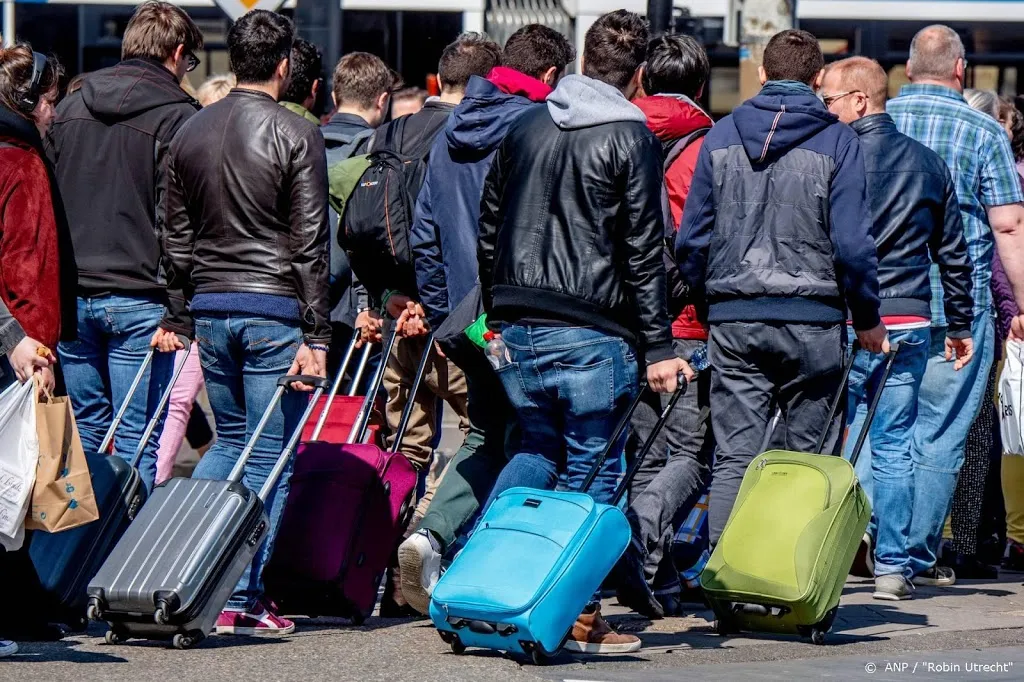 duizenden steunen petitie tegen terugkeer massatoerisme amsterdam1592216890