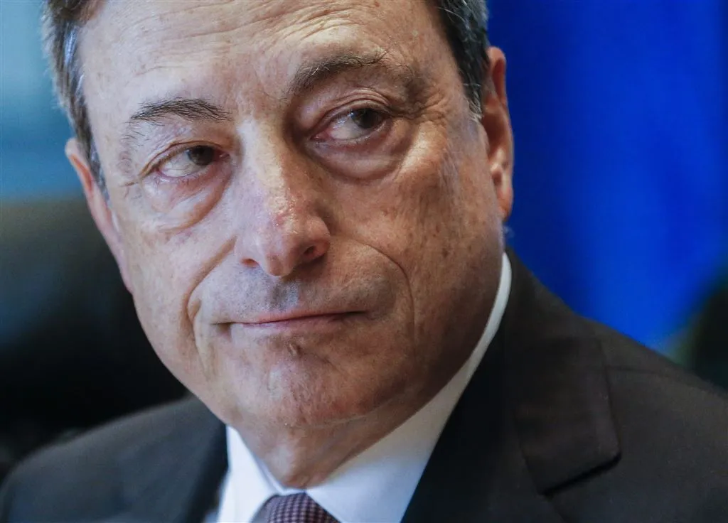 ecb handhaaft steun aan griekse banken1435494726