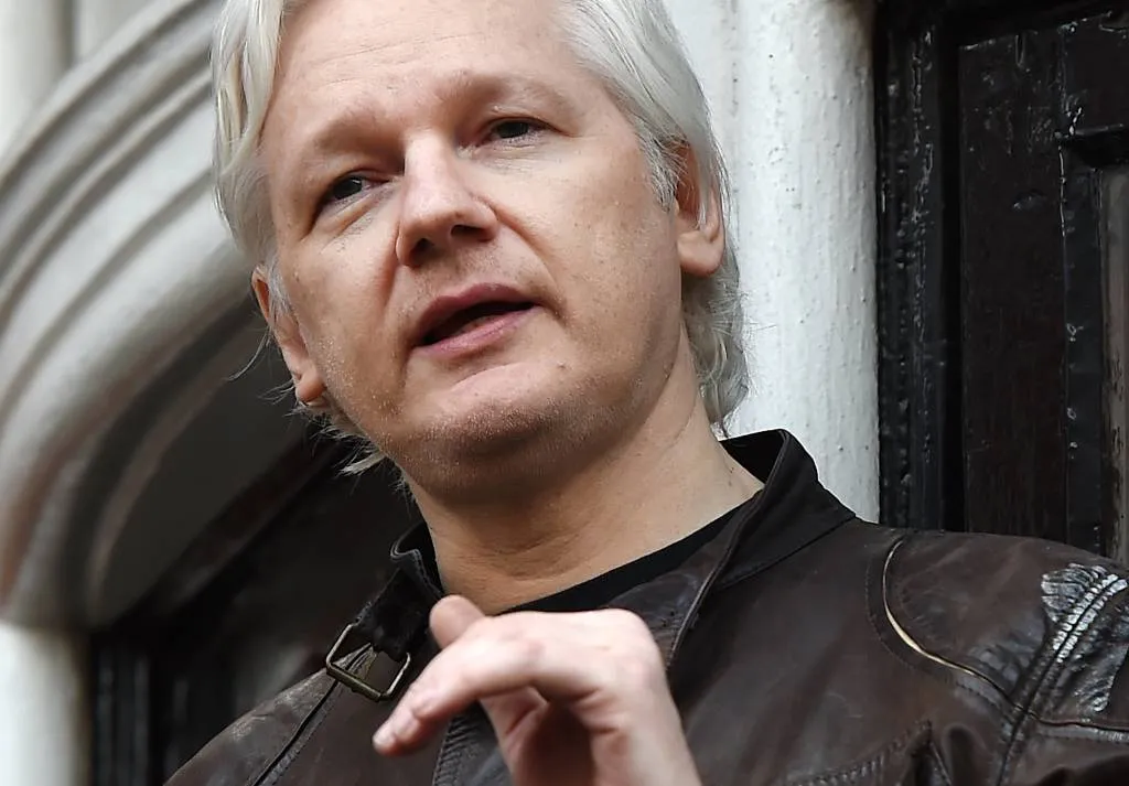 ecuador stopt bemiddeling voor assange1540351718