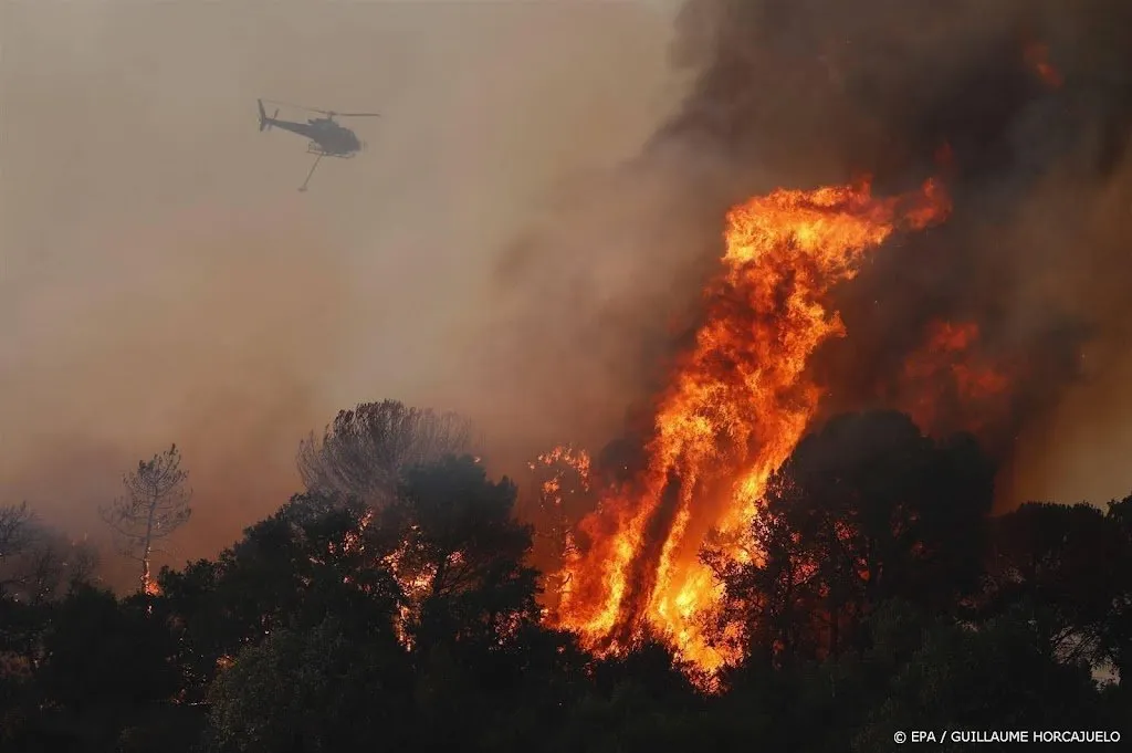 eerste bosbrand dit jaar in frankrijk bedwongen1681713160