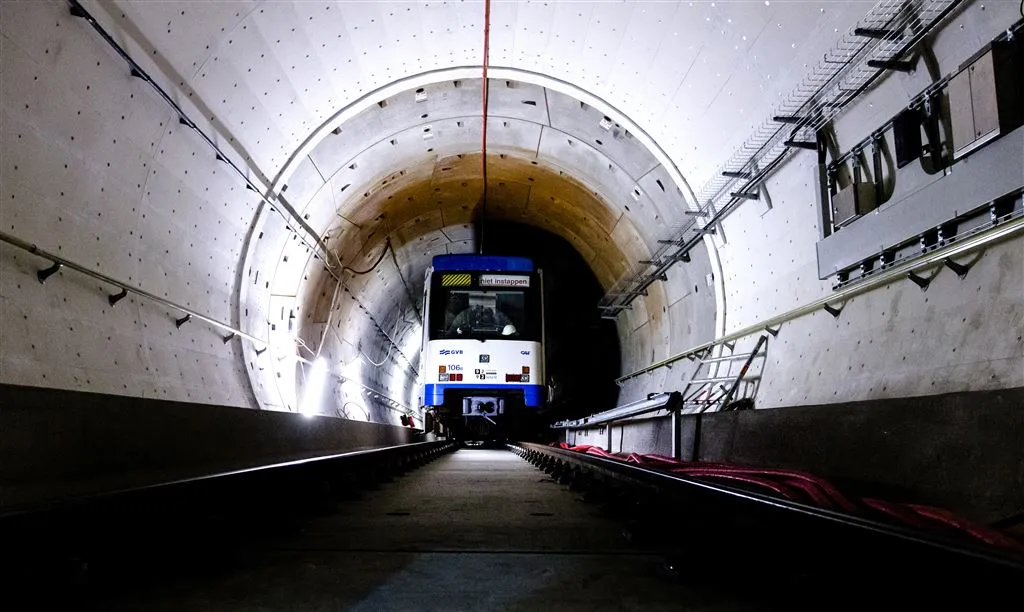 eerste test noord zuidlijn op hoge snelheid1461142119