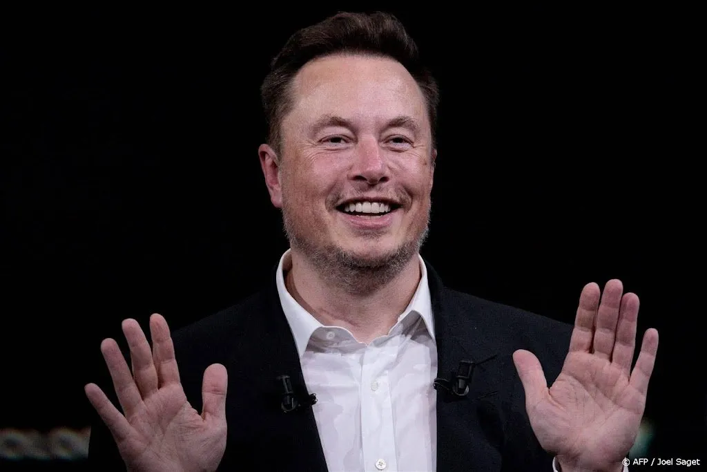 elon musk moet mogelijk nek en rugoperatie ondergaan1691390223