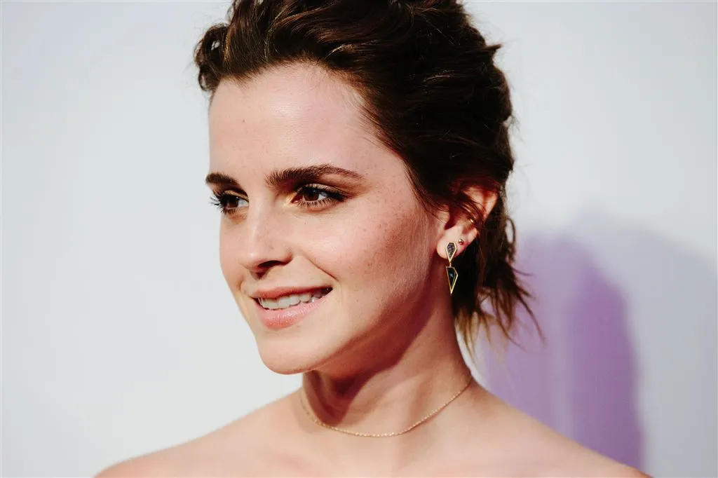 emma watson vraagt hulp bij zoektocht ringen1500437808