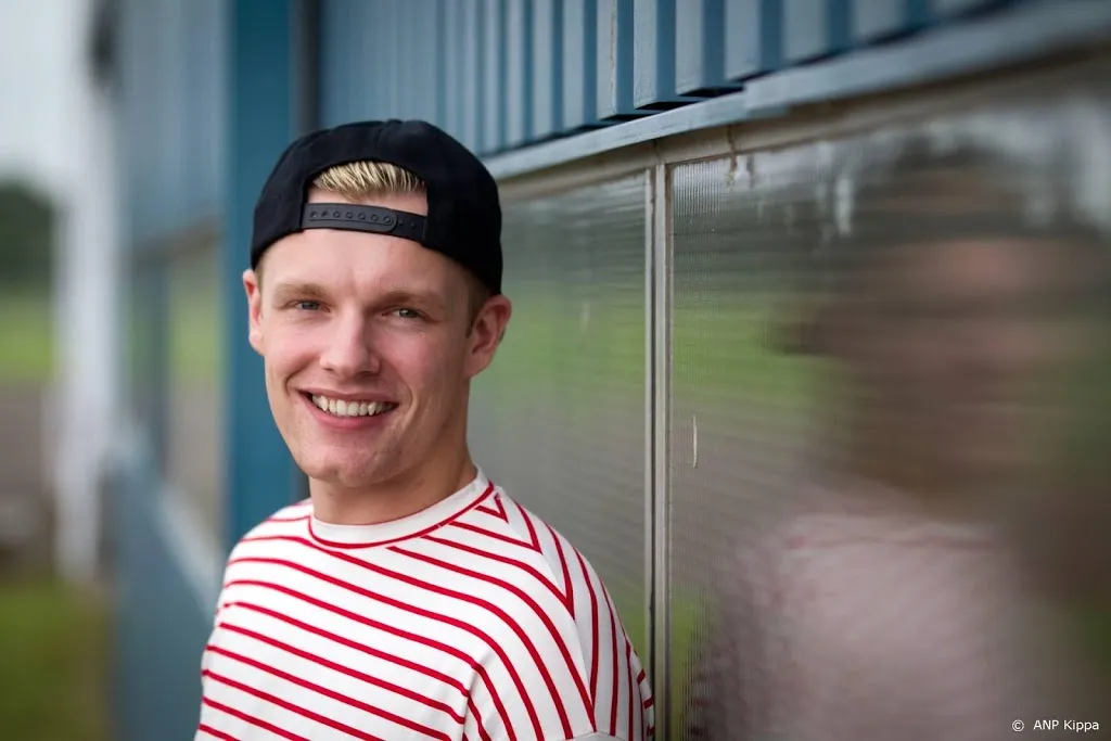 enzo knol naar ziekenhuis na mislukte sprong van hoge duikplank1601299453