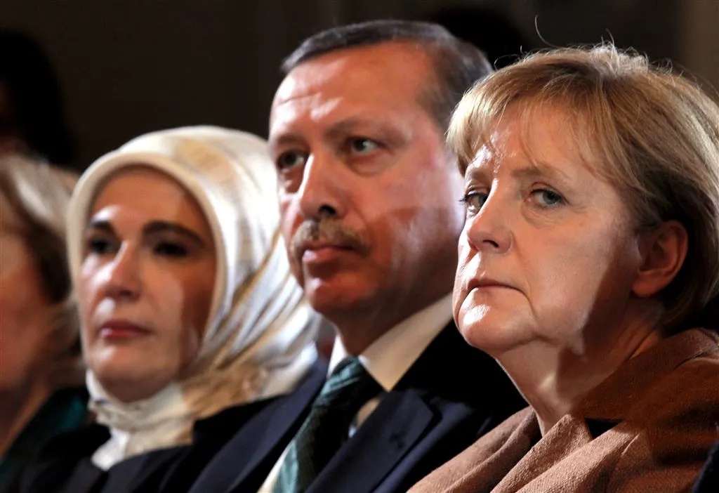 erdogan haalt hard uit naar duitsland1465161239