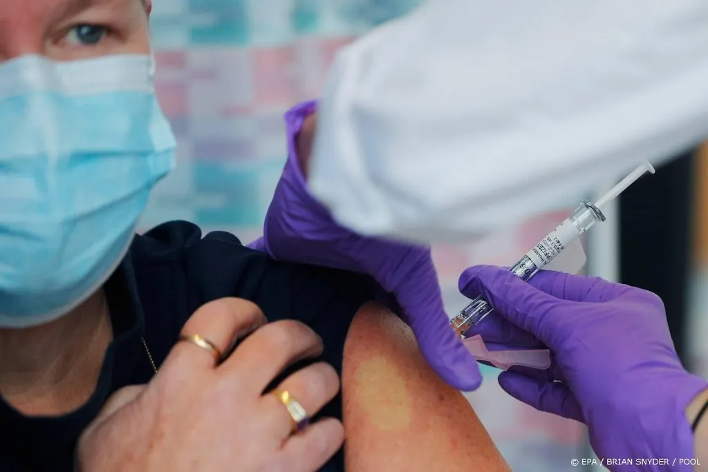 ernstige allergische reactie bij zorgmedewerker vs na vaccin1608148812