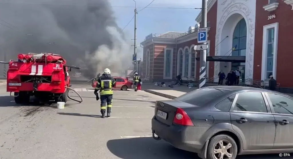 evacuaties uit kramatorsk gaan door ook na bloedbad op station1649500836