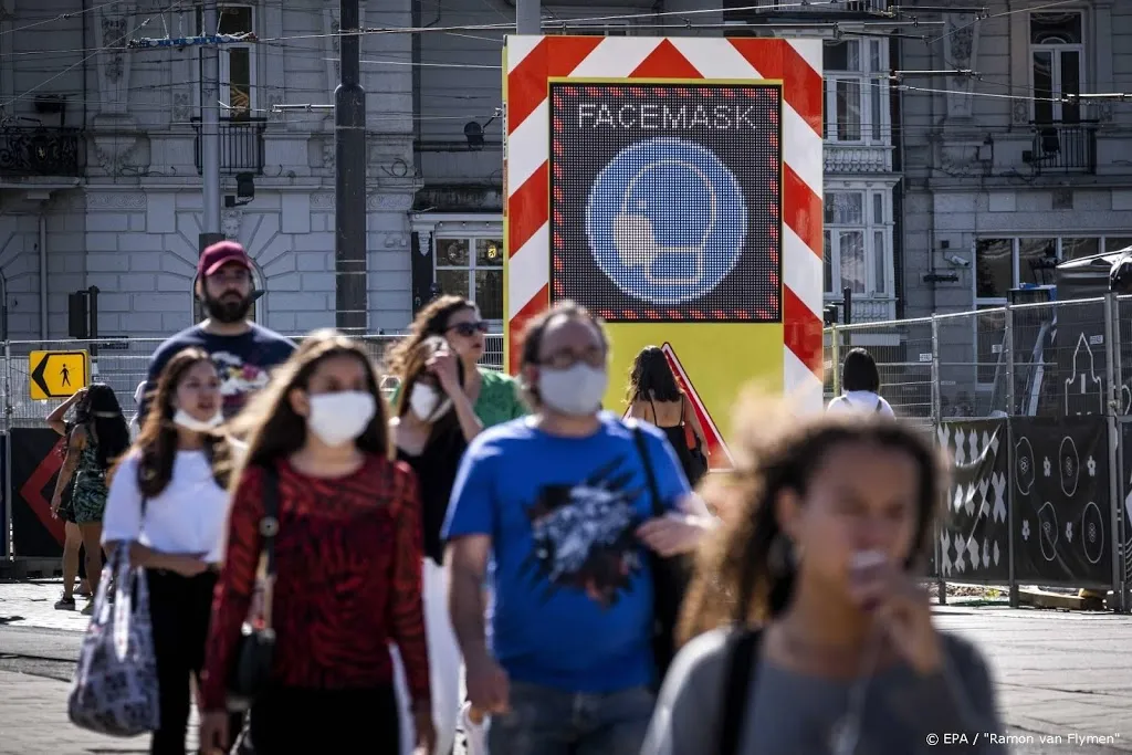 experiment met mondkapjesplicht in rotterdam en amsterdam stopt1598607856