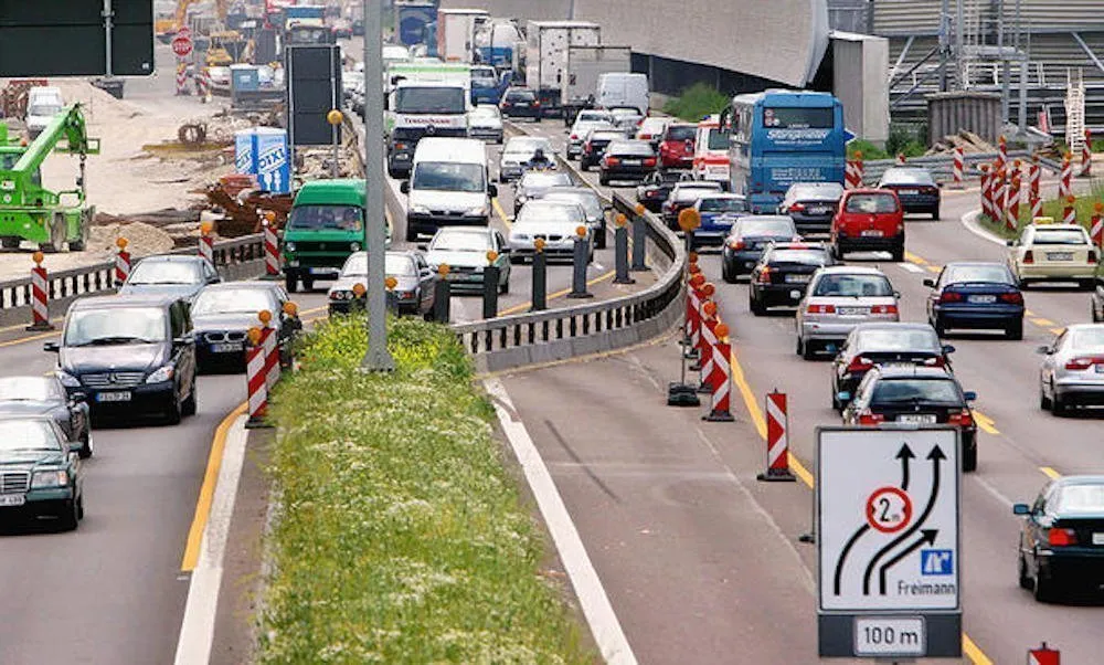 fahrbahnverengung autobahn baustelle strafe