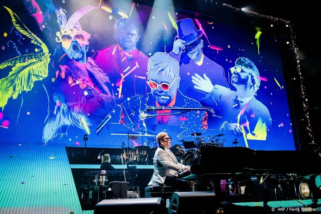 fans in extase van afscheidsshow elton john1560029054